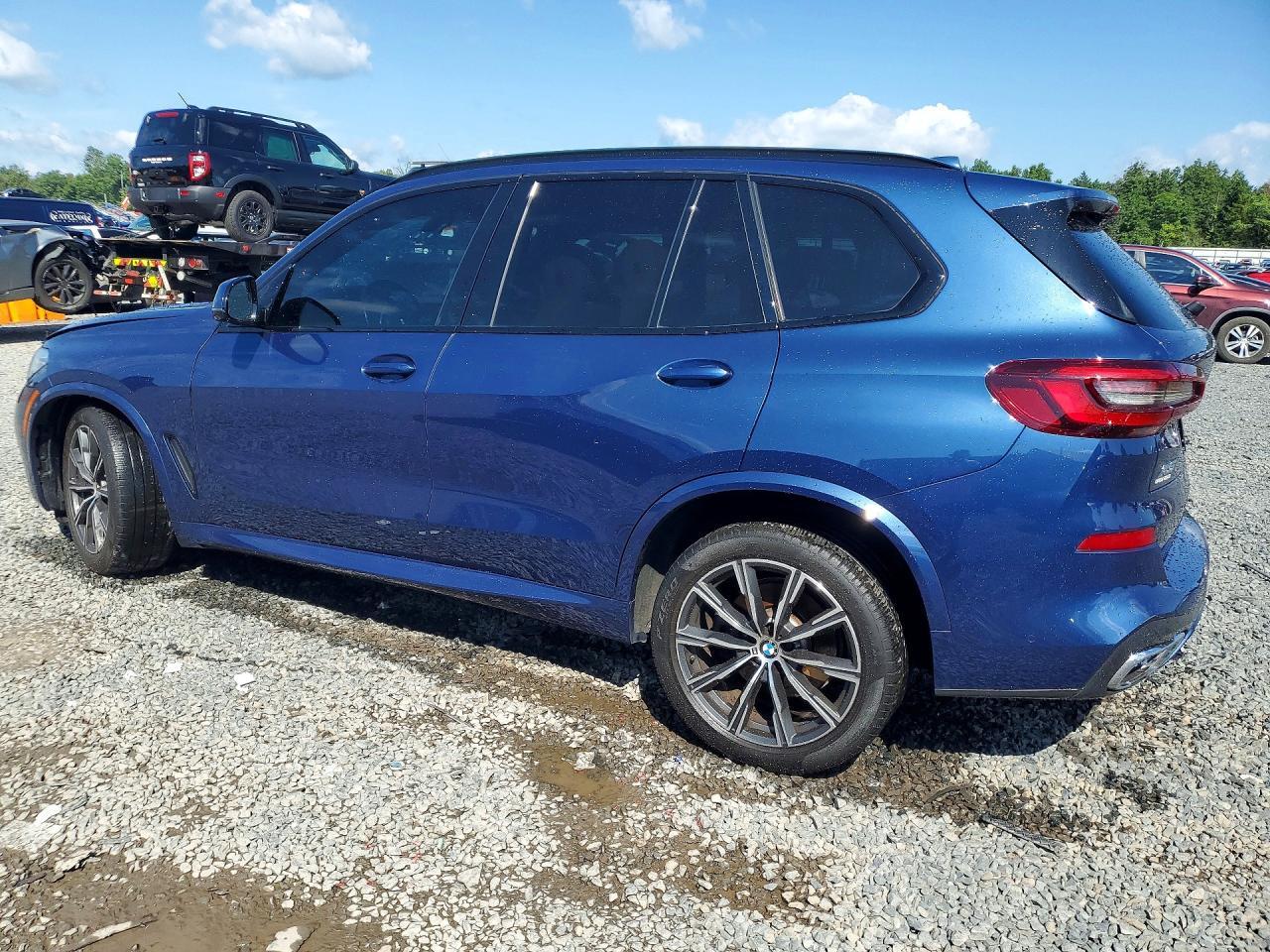 2022 BMW X5 xDrive40I - zdjęcie 2