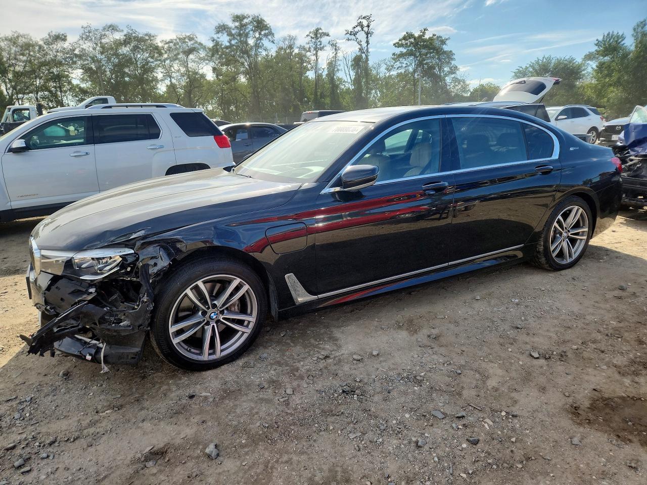 2018 BMW Seria 7 740e - zdjęcie główne