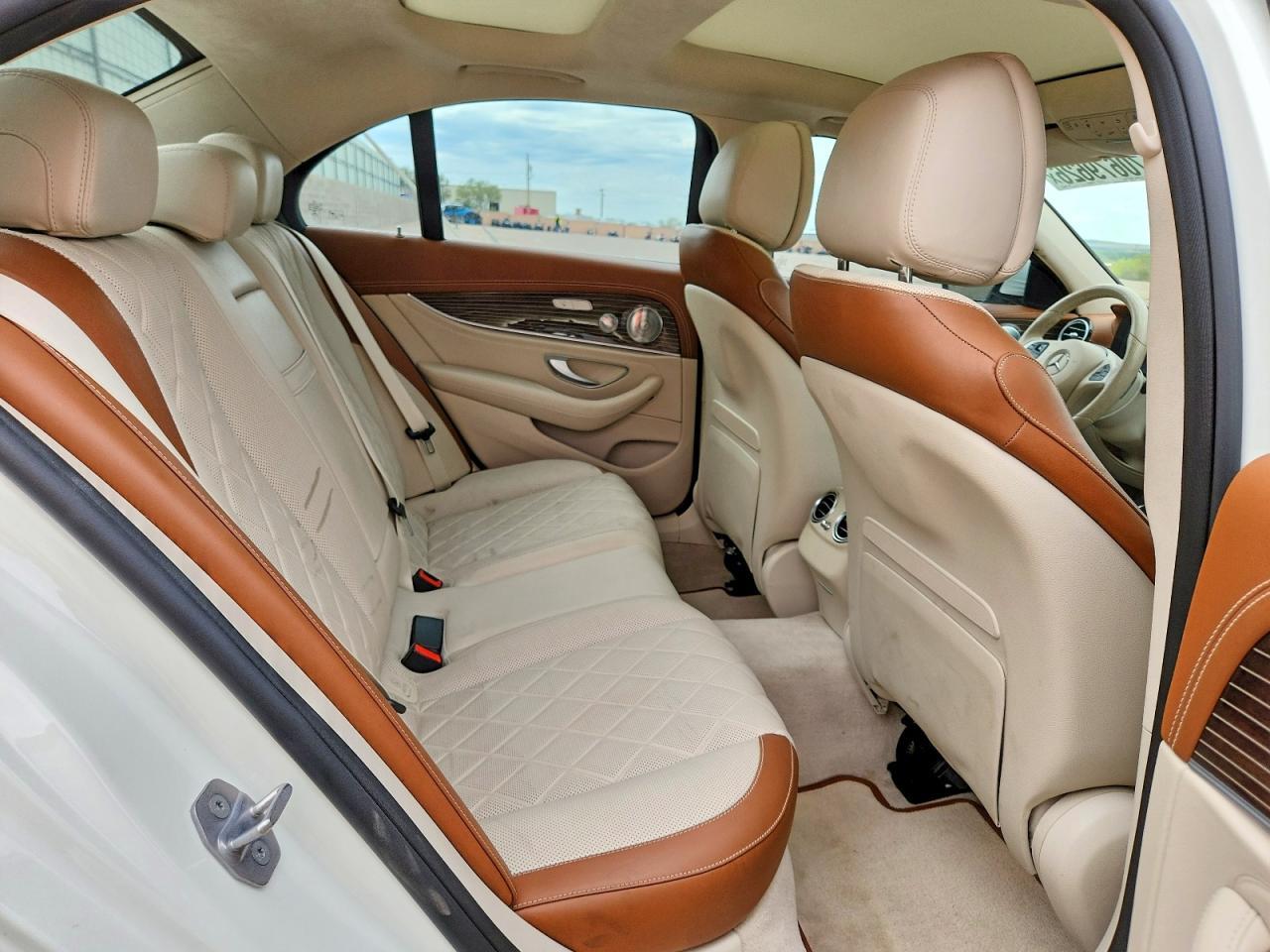 2017 Mercedes-Benz E 300 4Matic - zdjęcie 10