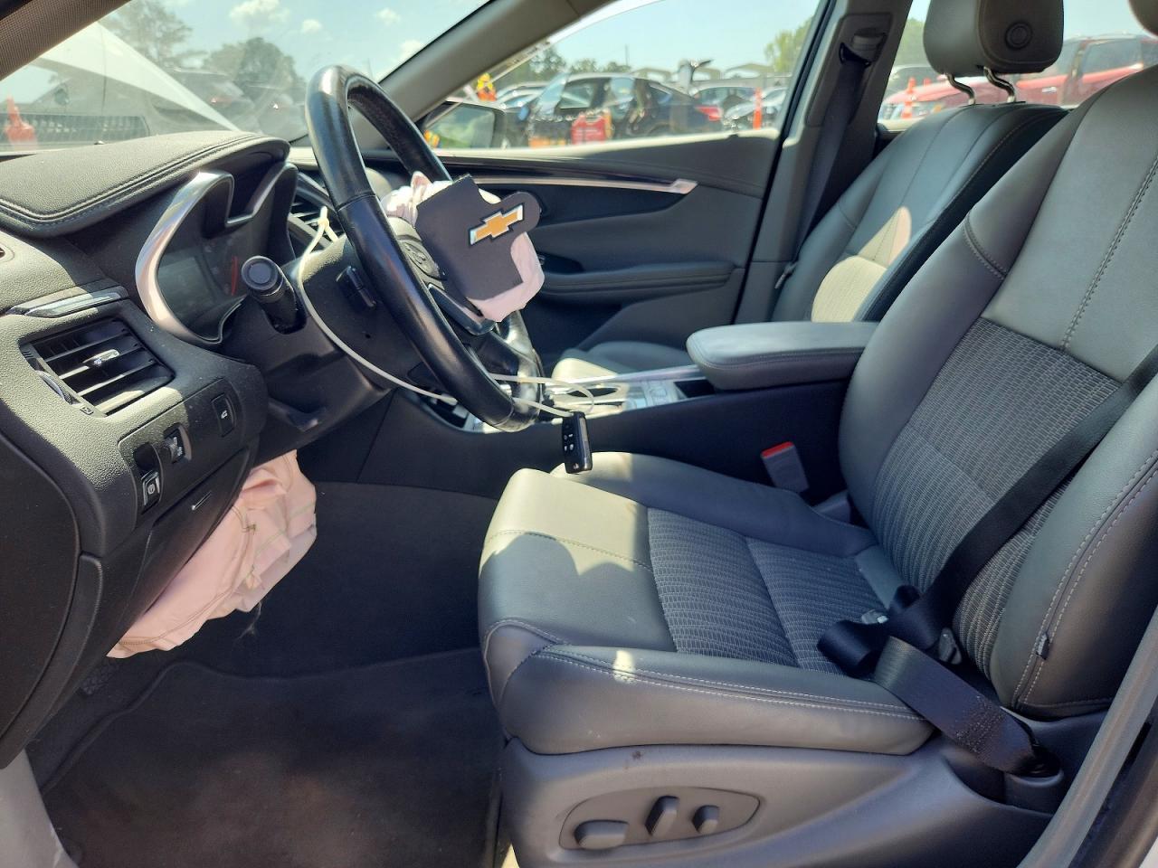 2019 Chevrolet Impala Lt - zdjęcie 7