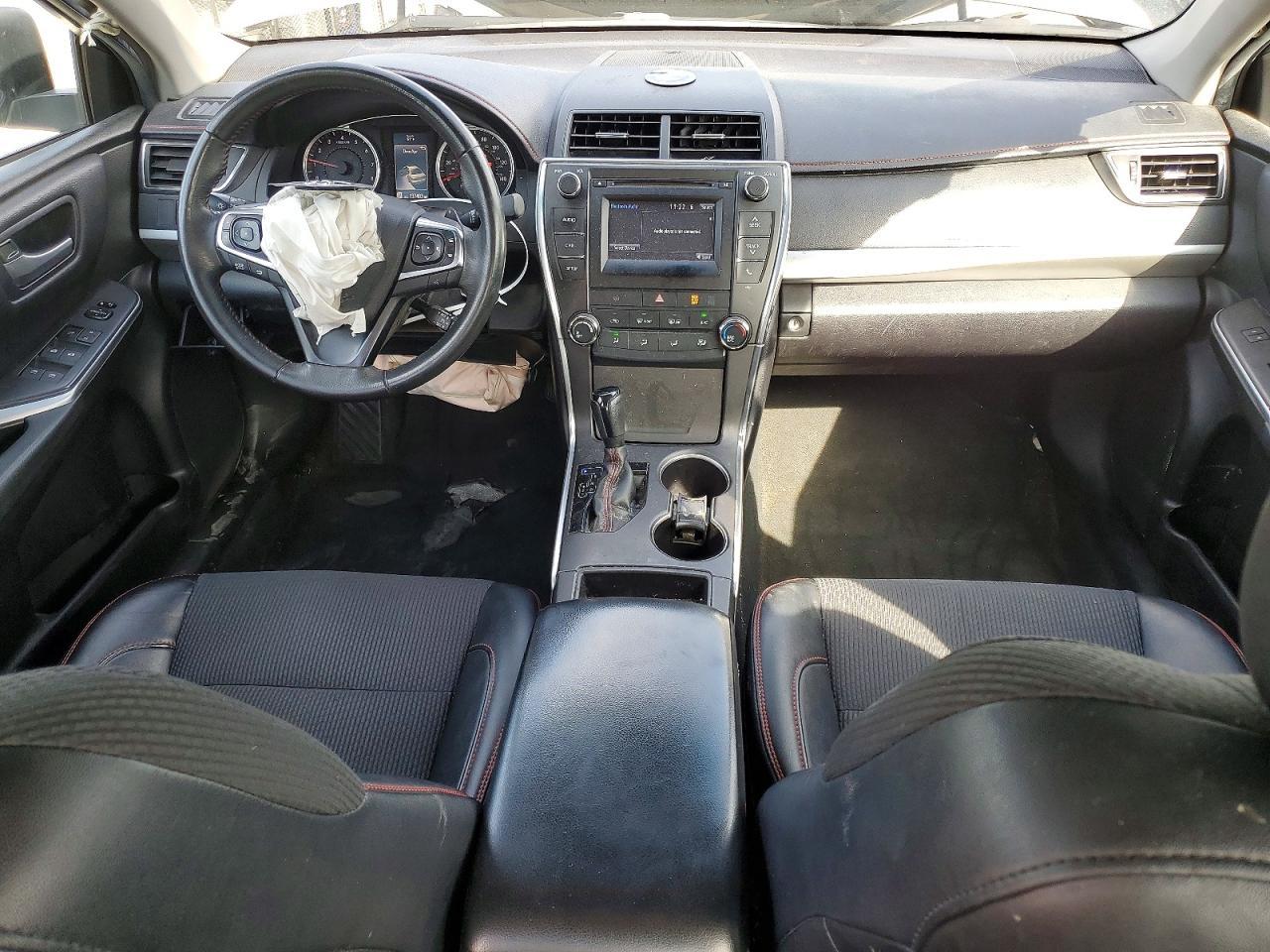 2017 Toyota Camry Se - zdjęcie 8