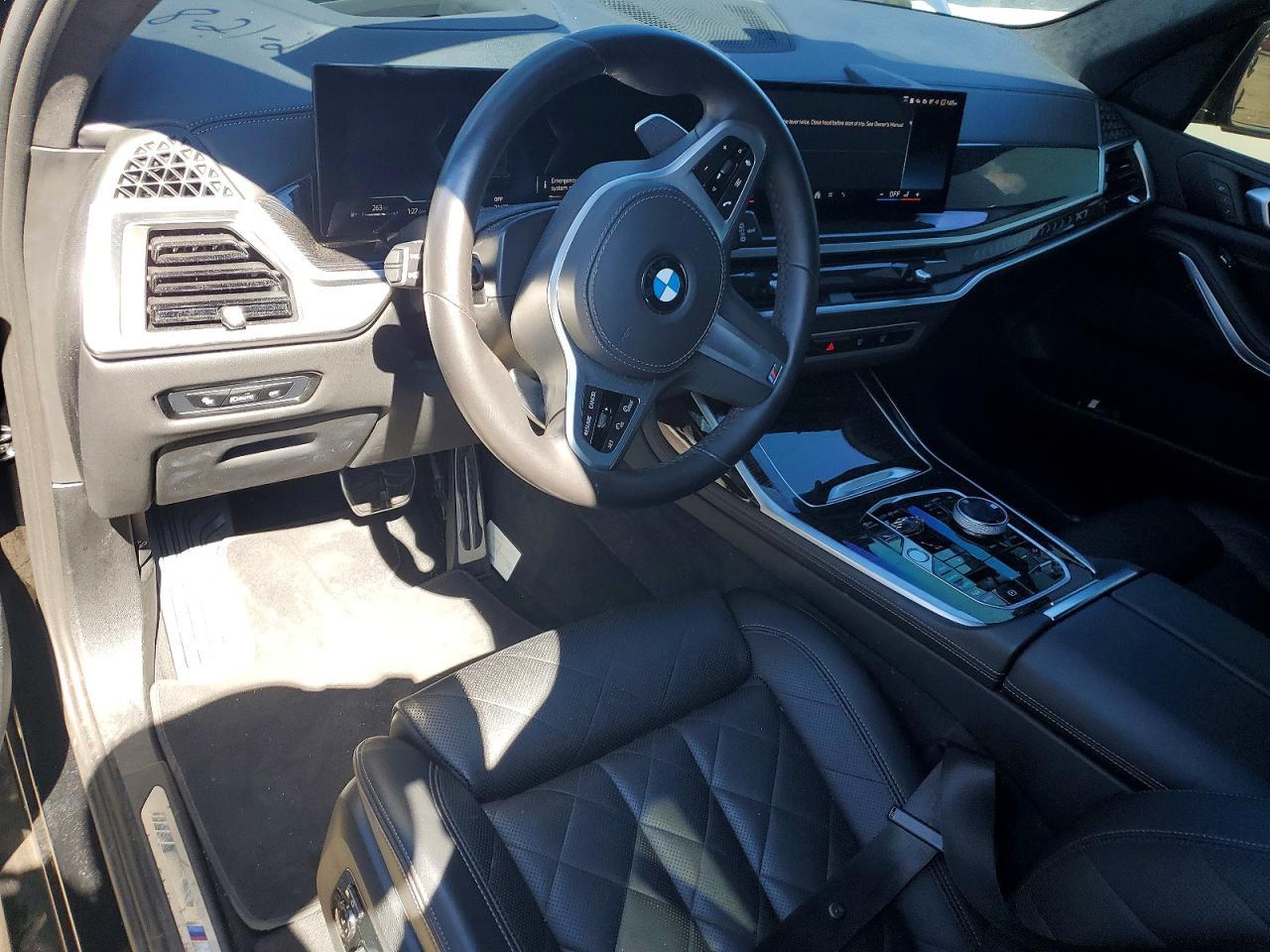 2025 BMW X7 xDrive40I - zdjęcie 8