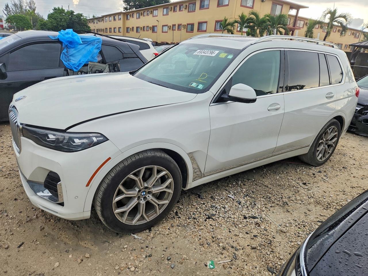 2019 BMW X7 xDrive50I - zdjęcie główne