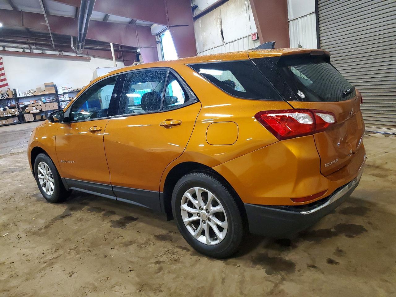 2018 Chevrolet Equinox Ls - zdjęcie 2