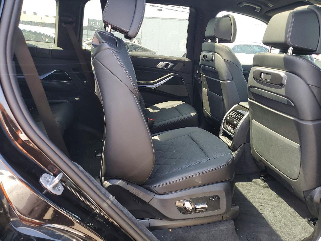 2020 BMW X7 xDrive40I - zdjęcie 11