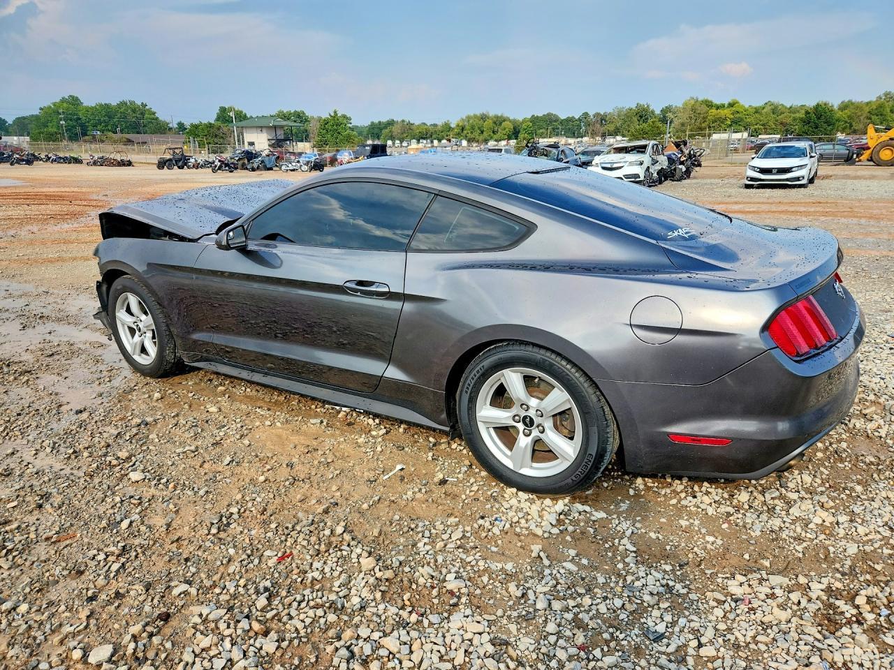 2015 Ford Mustang - zdjęcie 2