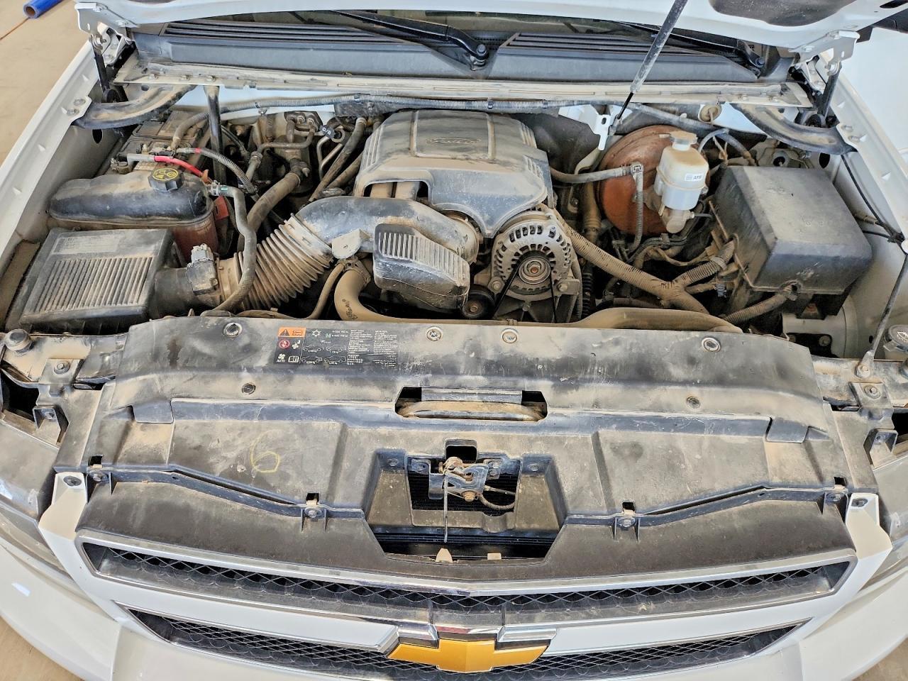 2014 Chevrolet Suburban K1500 Lt - zdjęcie 12