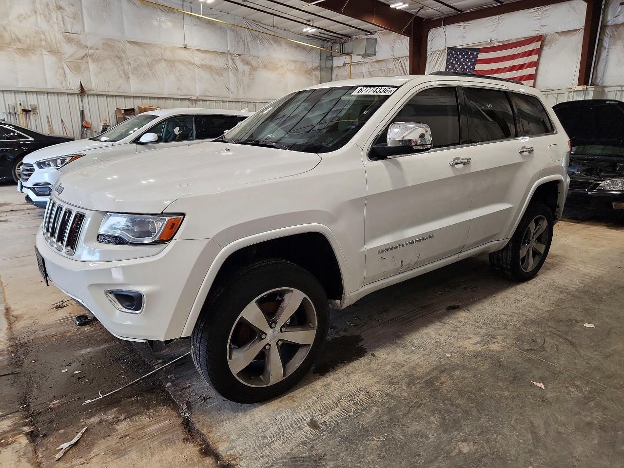 2014 Jeep Grand Cherokee Overland - zdjęcie główne