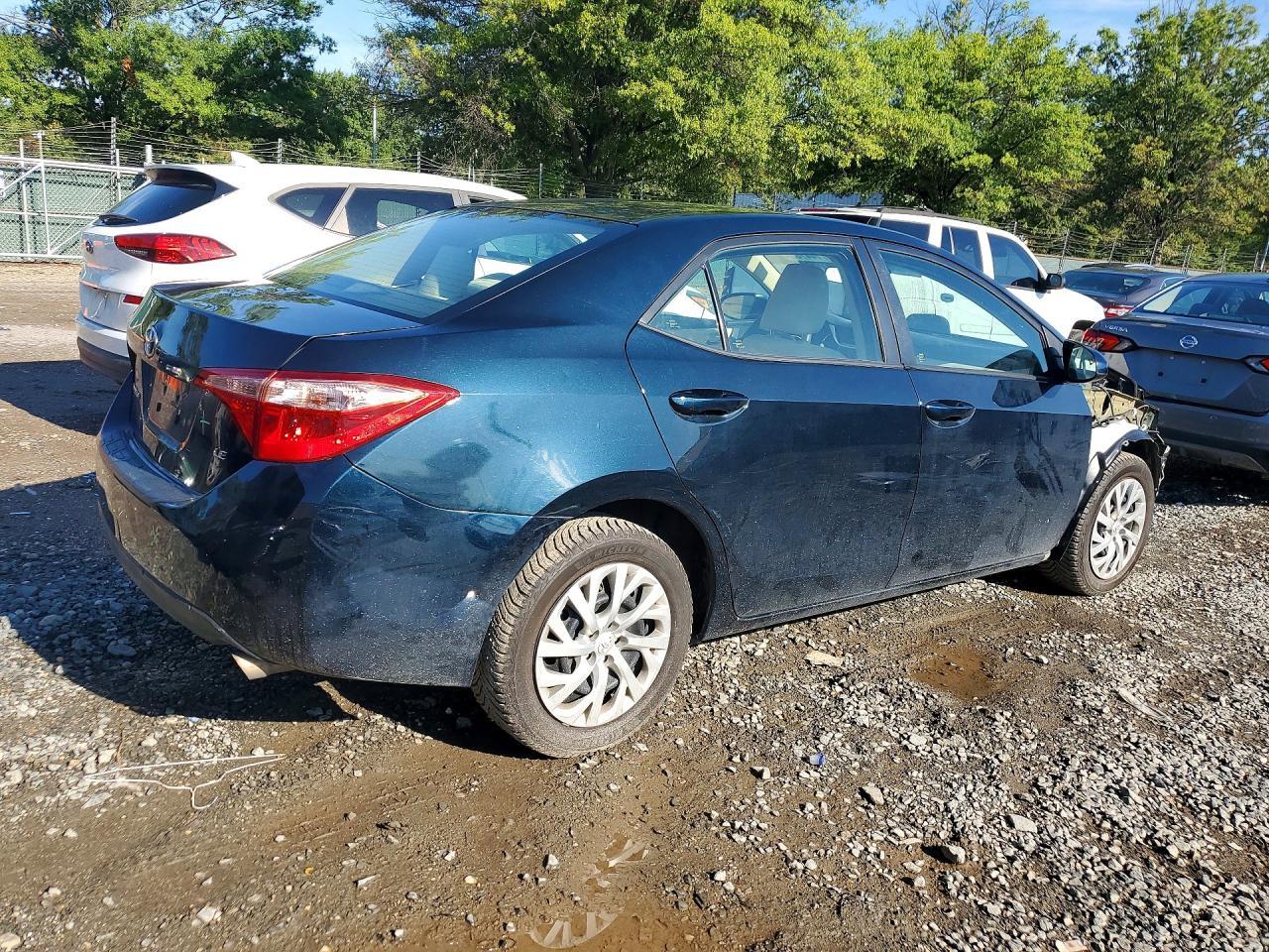 2017 Toyota Corolla Le - zdjęcie 3