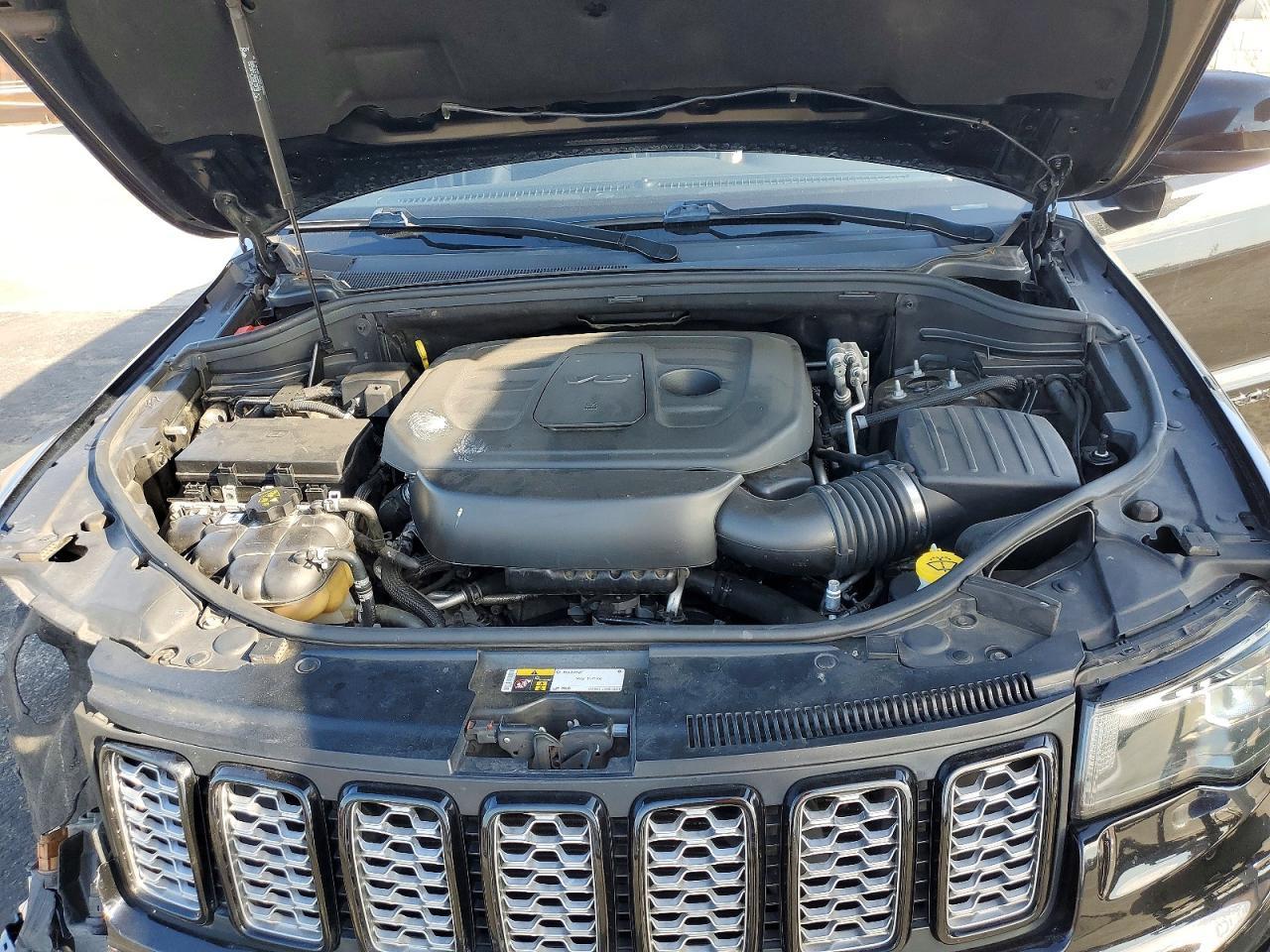 2020 Jeep Grand Cherokee Laredo - zdjęcie 11
