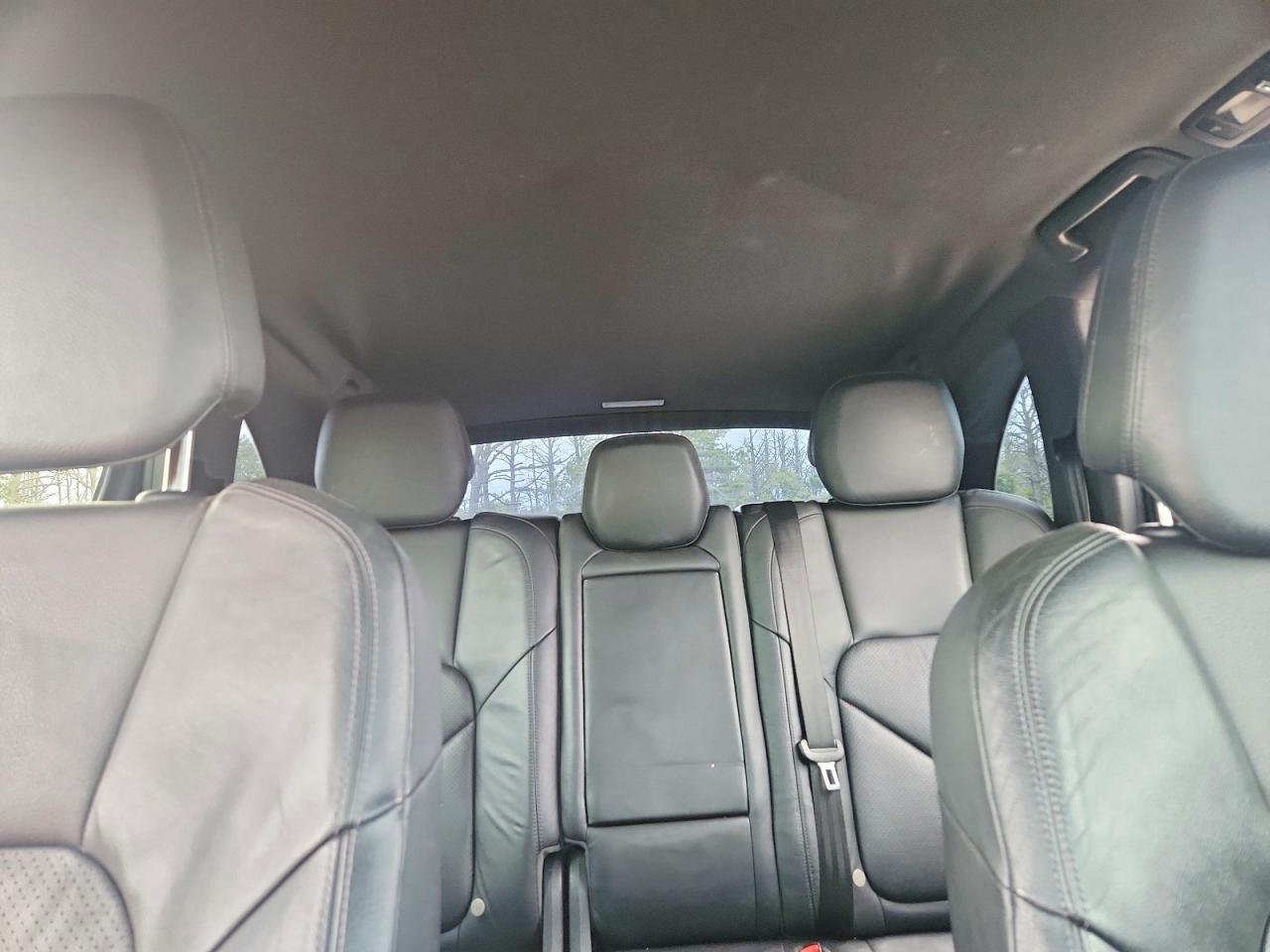 2014 Porsche Cayenne - zdjęcie 10