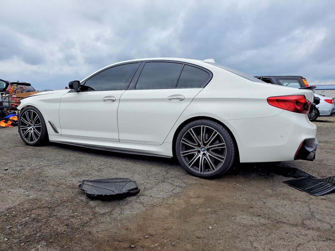 2018 BMW Seria 5 M550i - zdjęcie 2