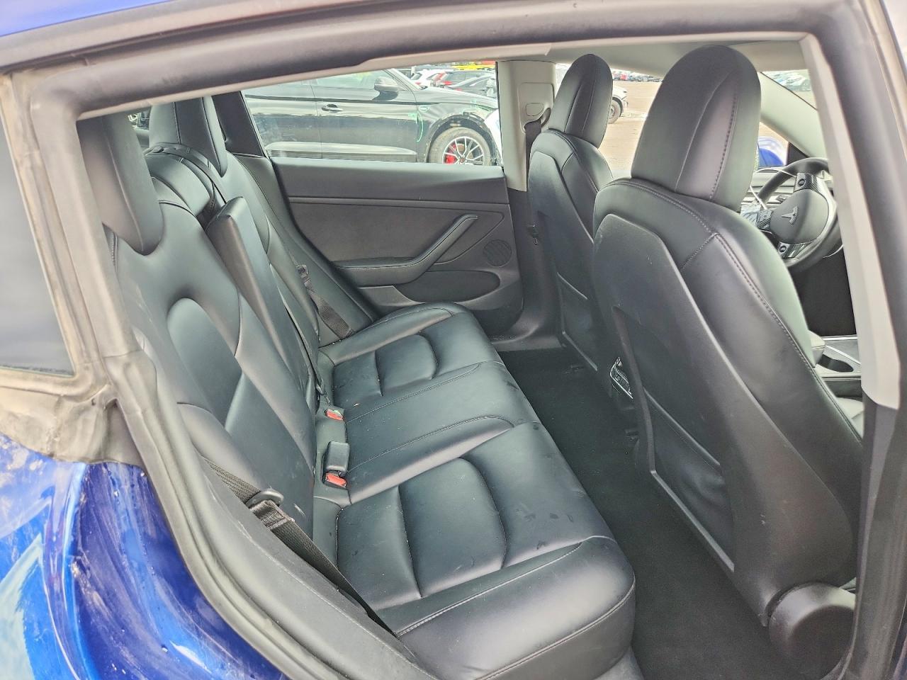 2022 Tesla Model 3 - zdjęcie 10