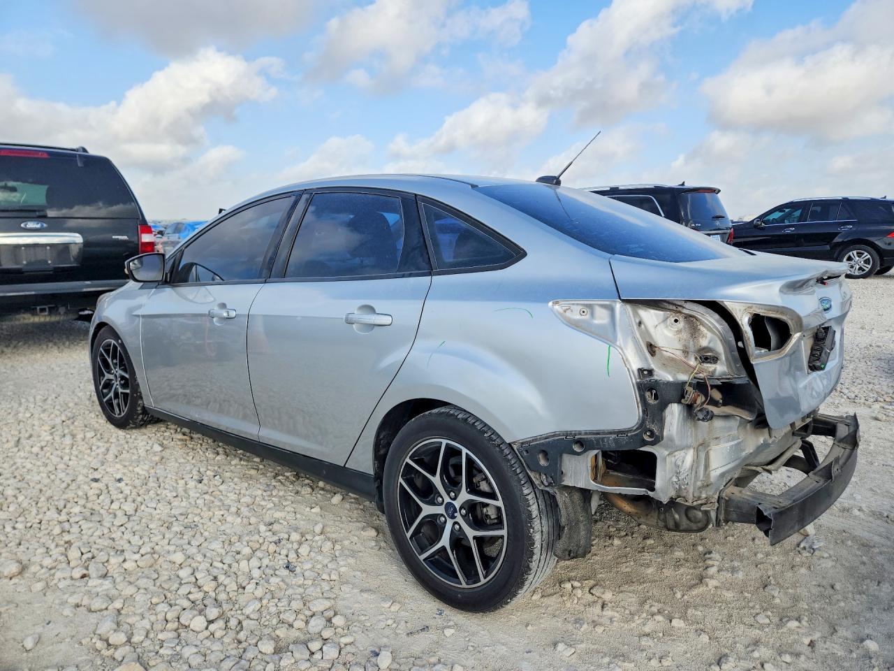 2017 Ford Focus Sel - zdjęcie 3