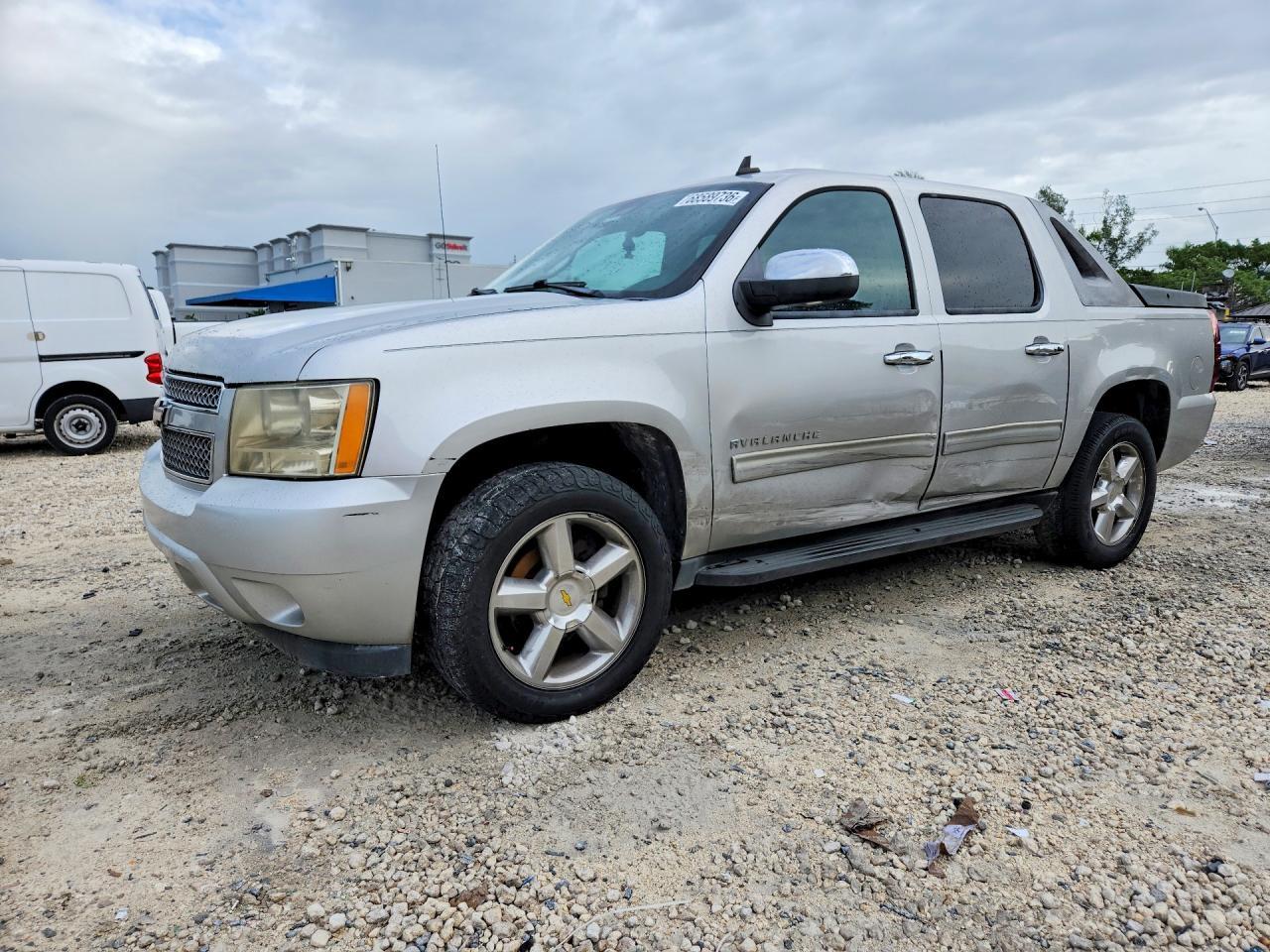 2019 Chevrolet Avalanche Se - zdjęcie główne
