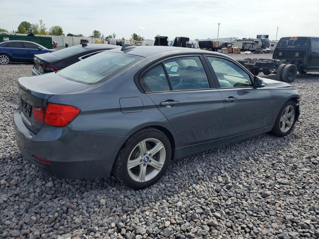 2013 BMW 328 Xi - zdjęcie 3