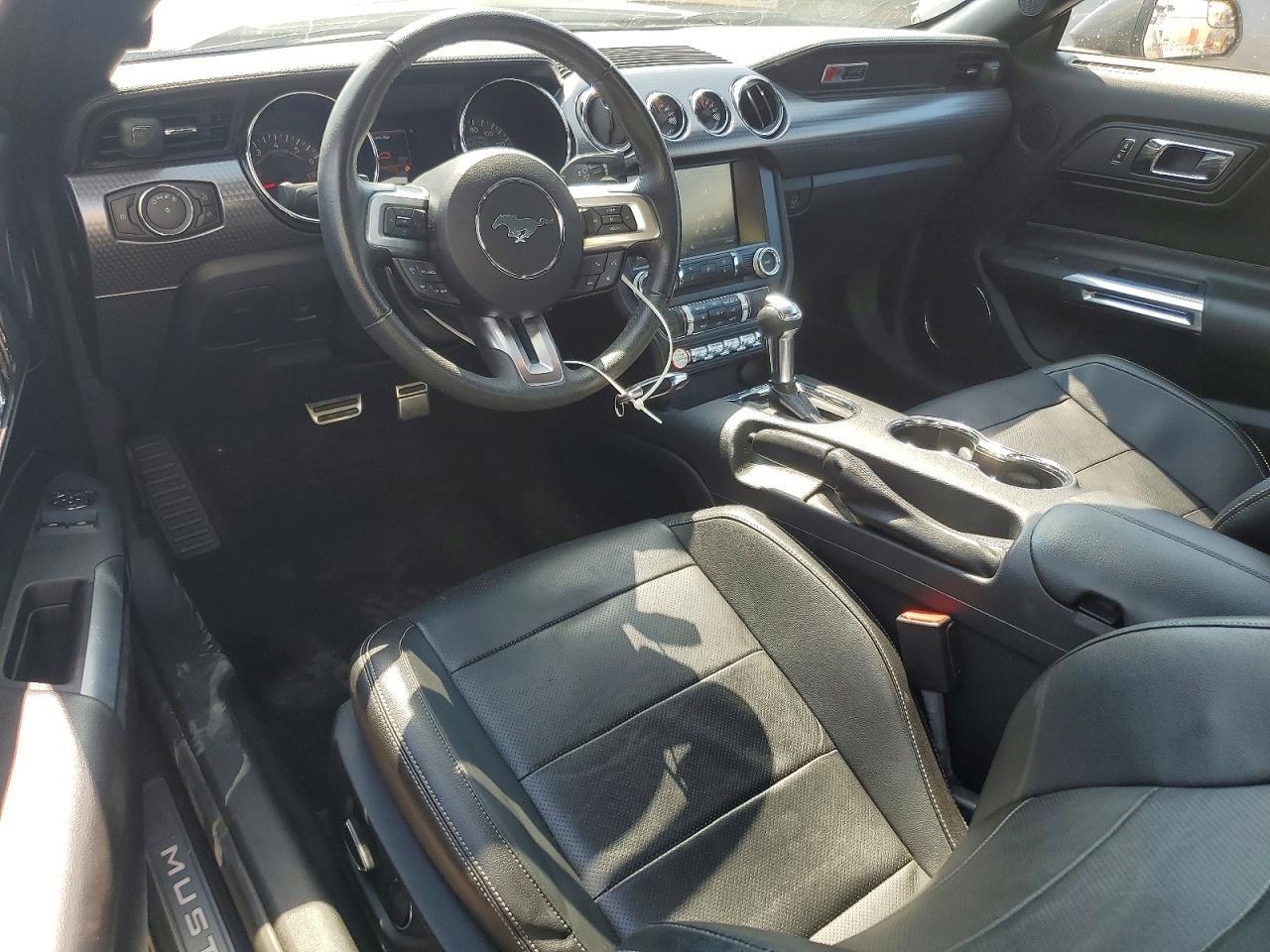 2015 Ford Mustang - zdjęcie 8