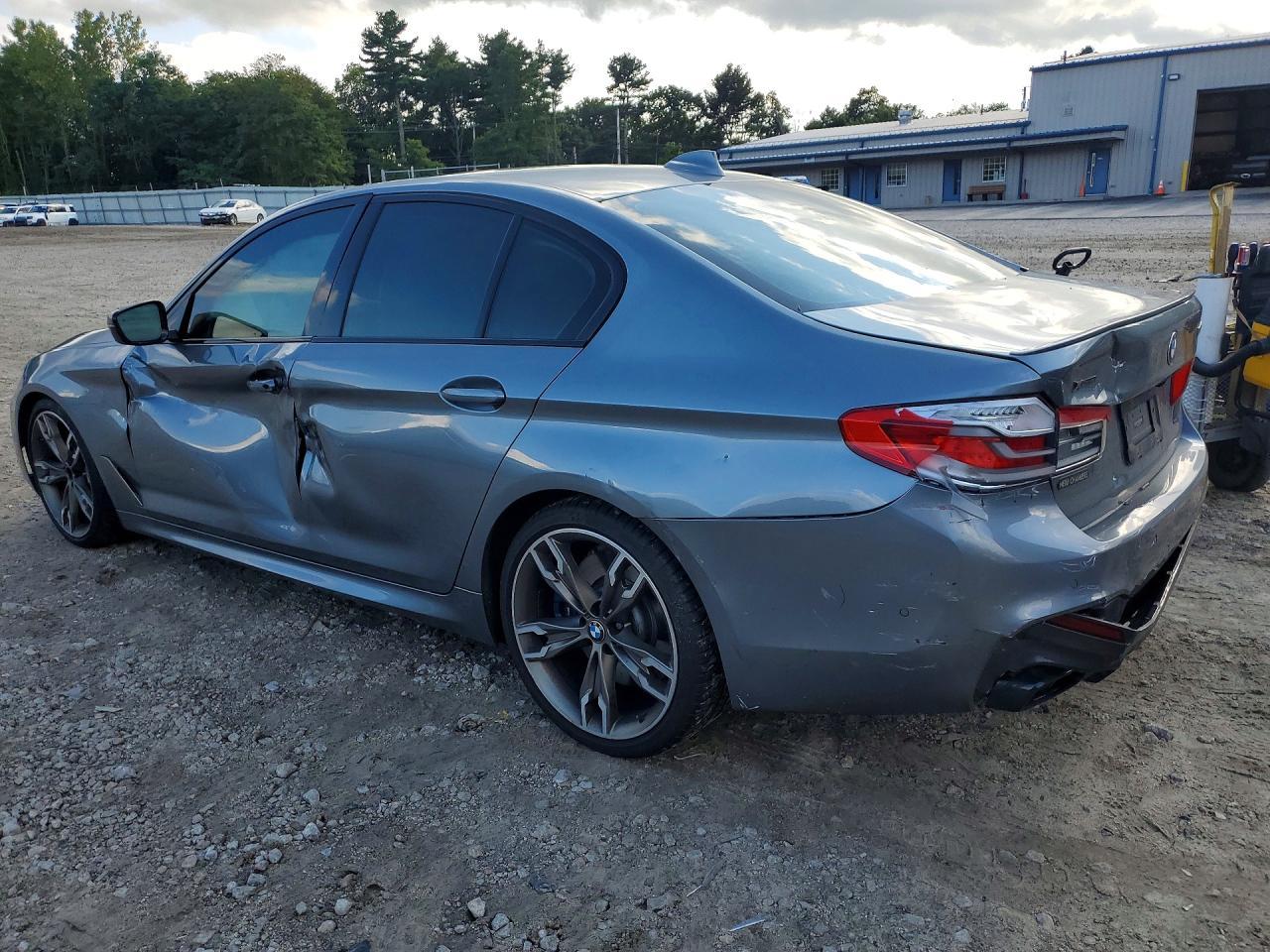 2020 BMW Seria 5 M550i - zdjęcie 2