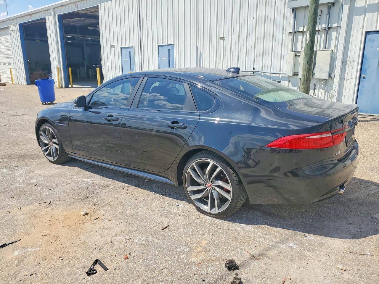 2017 Jaguar Xf S - zdjęcie 2