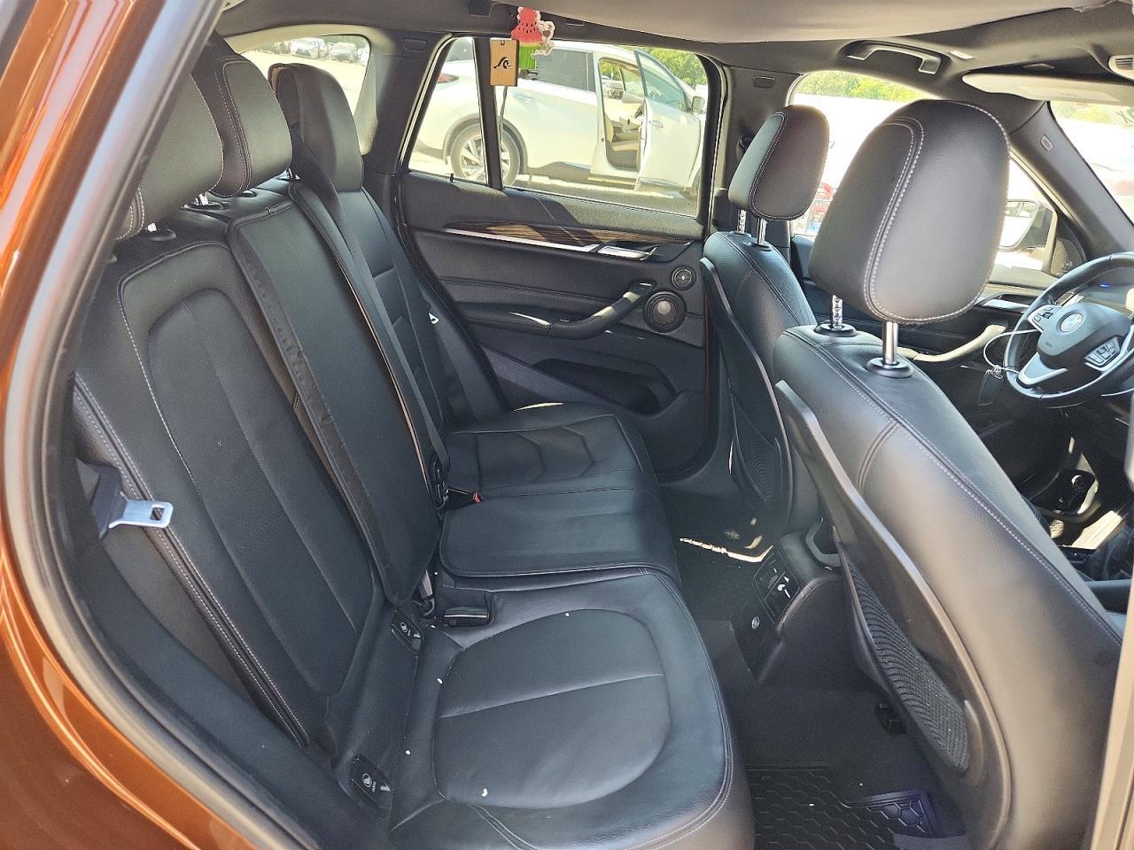 2016 BMW X1 xDrive28I - zdjęcie 10