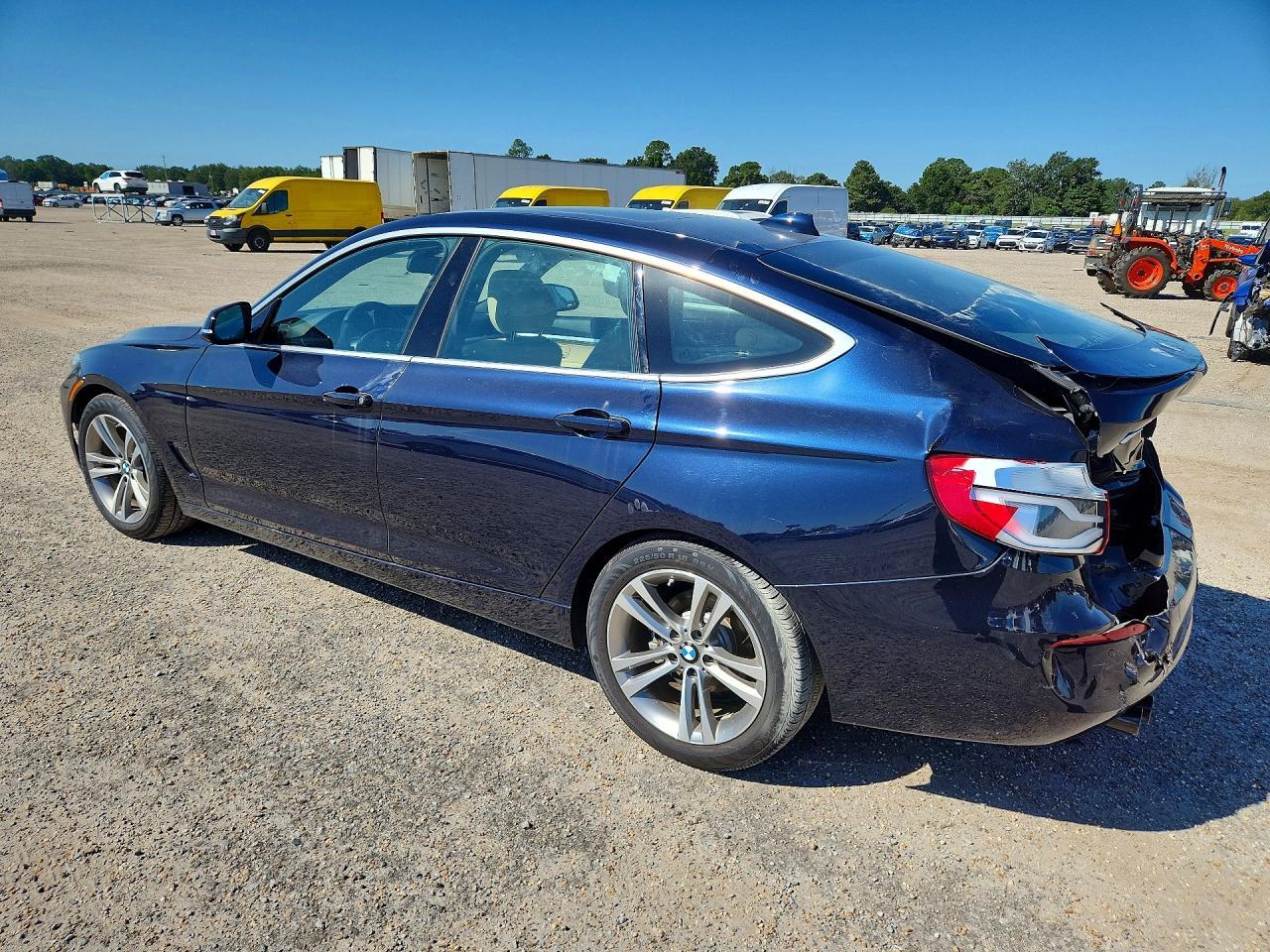 2017 BMW Seria 3 330i - zdjęcie 2