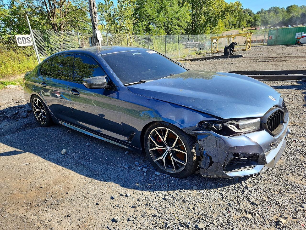 2023 BMW Seria 5 M550i - zdjęcie 4