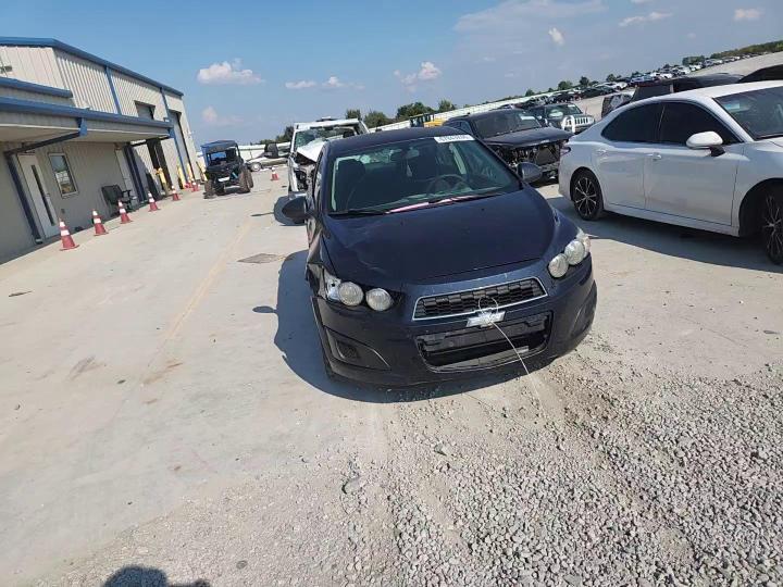 2015 Chevrolet Sonic Lt - zdjęcie 13