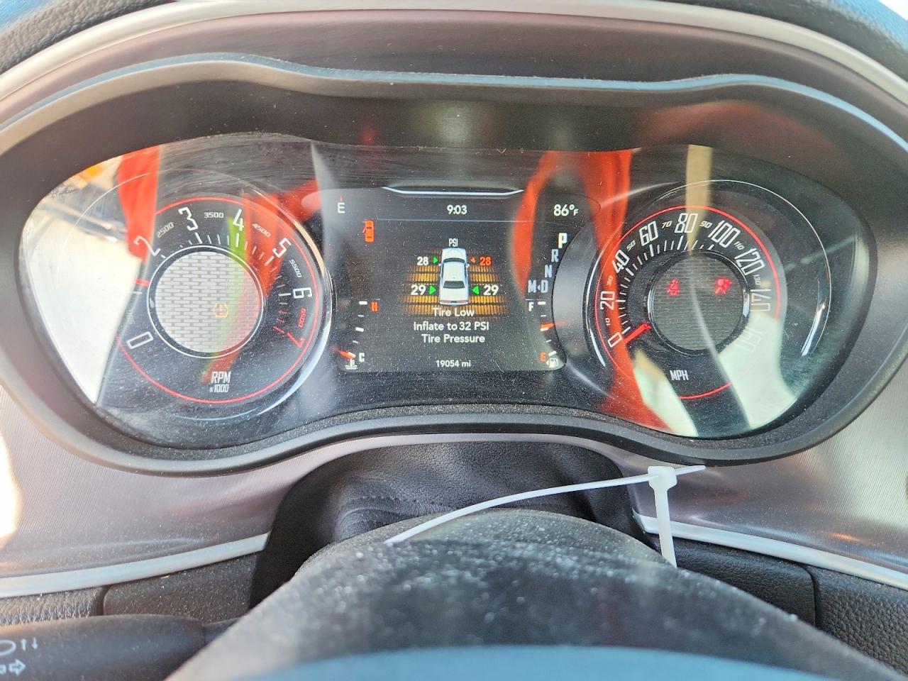 2021 Dodge Challenger Sxt - zdjęcie 9