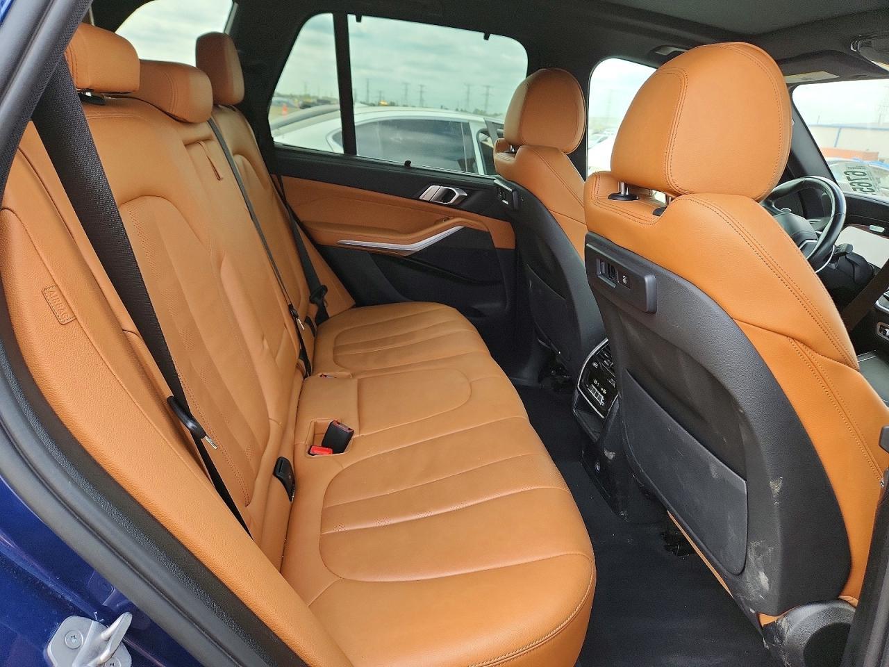 2022 BMW X5 xDrive45E - zdjęcie 10