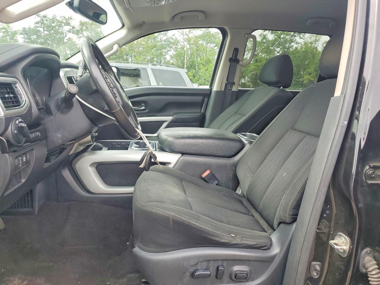 2018 Nissan Titan Sv - zdjęcie 7