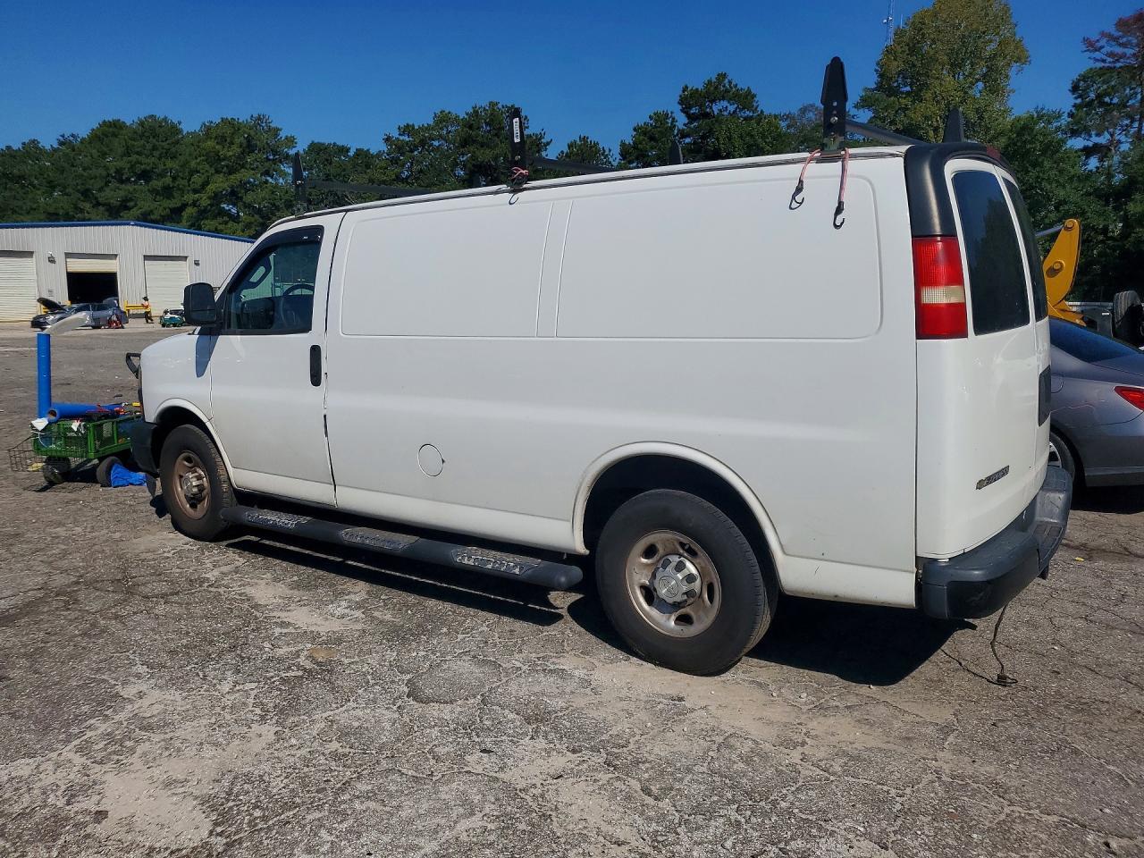 2019 Chevrolet Express G2500 - zdjęcie 2