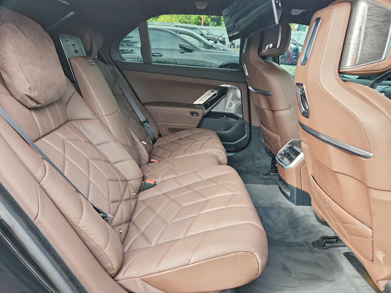 2026 BMW Seria 7 760i - zdjęcie 10