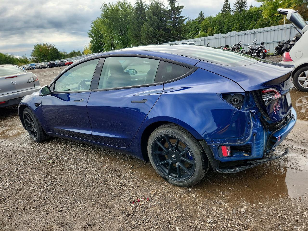 2022 Tesla Model 3 - zdjęcie 2