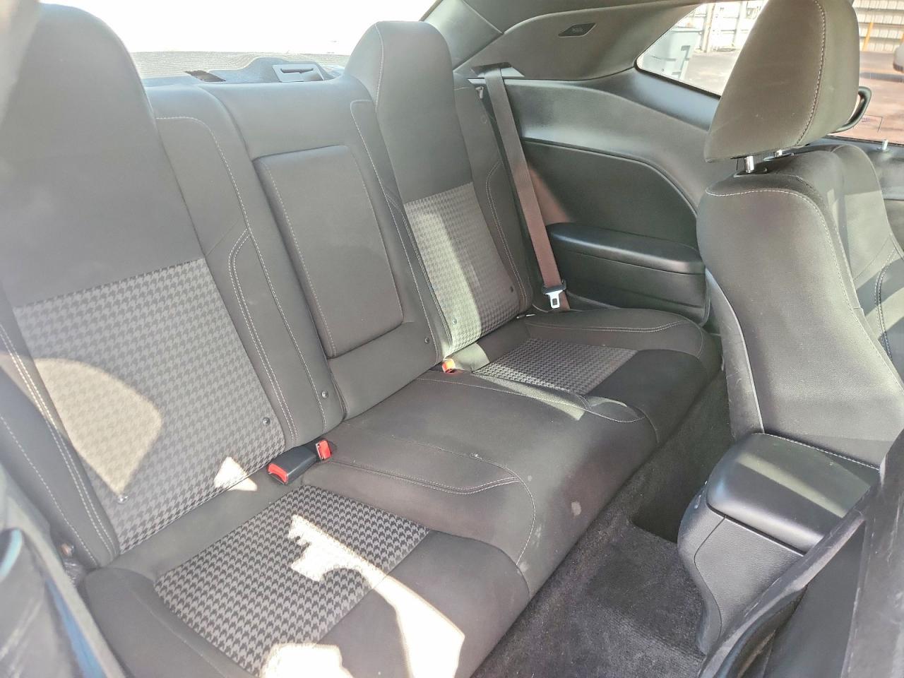 2015 Dodge Challenger Sxt - zdjęcie 10