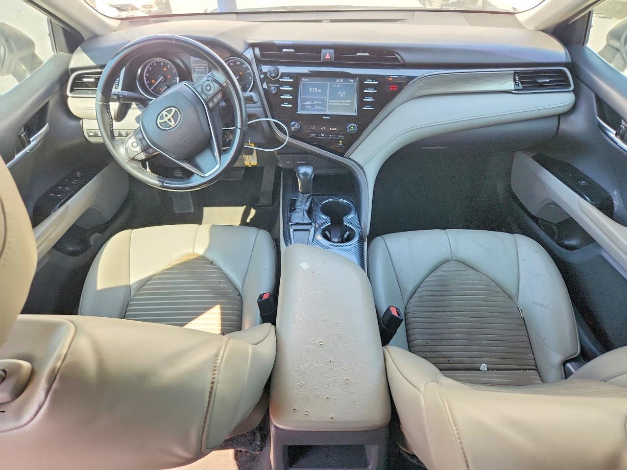 2020 Toyota Camry Se - zdjęcie 8