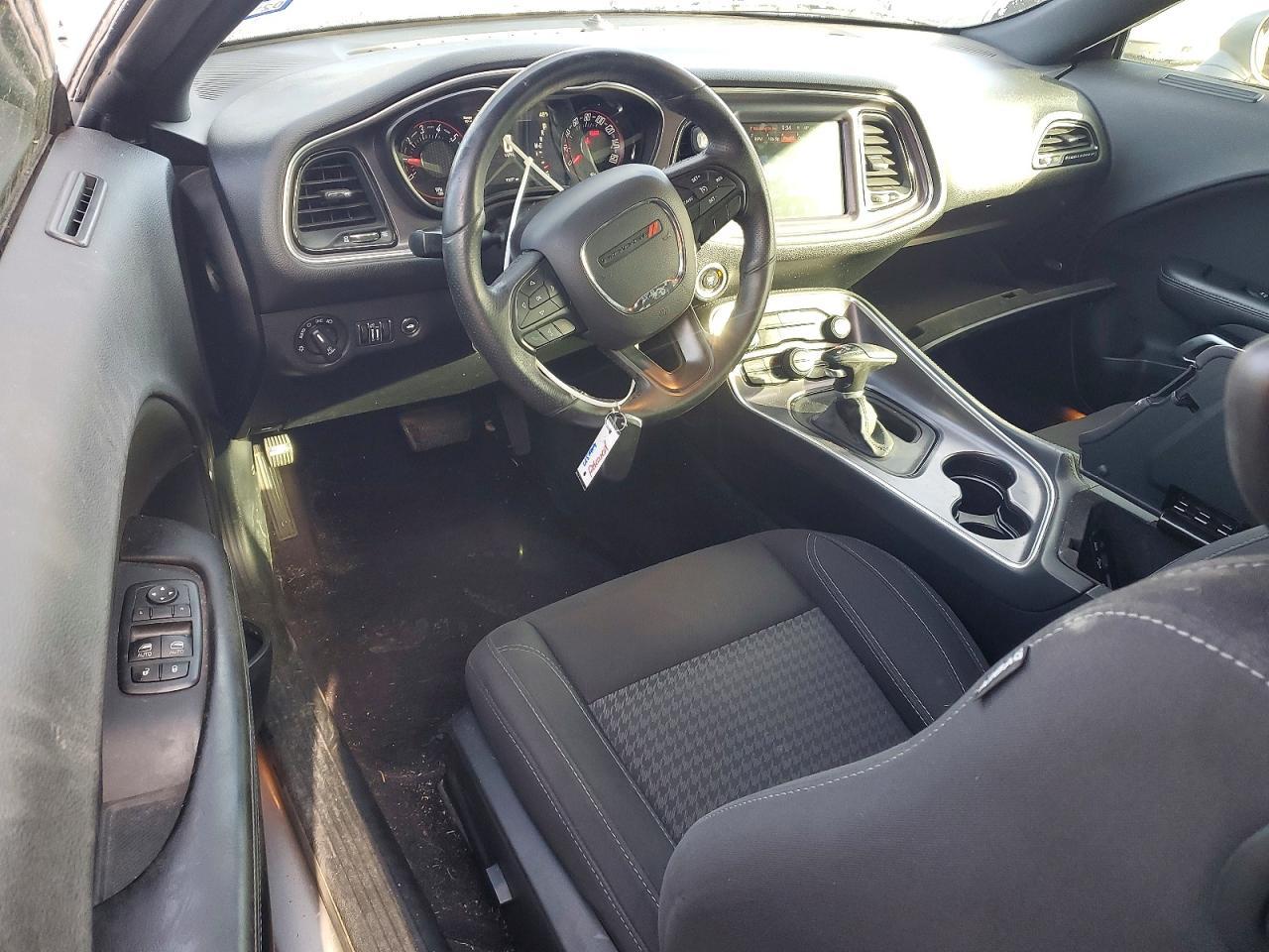 2016 Dodge Challenger Sxt - zdjęcie 8