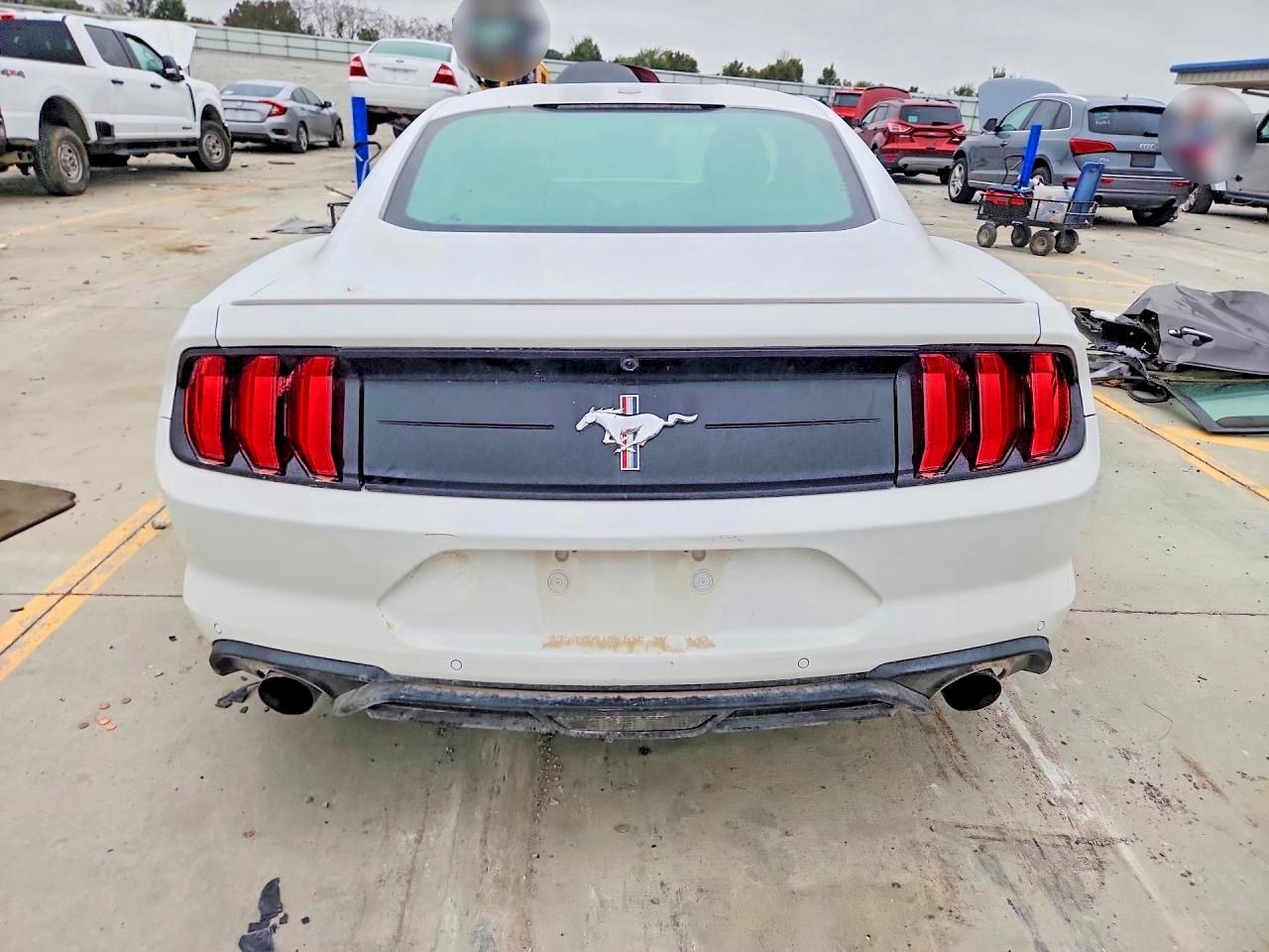 2018 Ford Mustang - zdjęcie 6