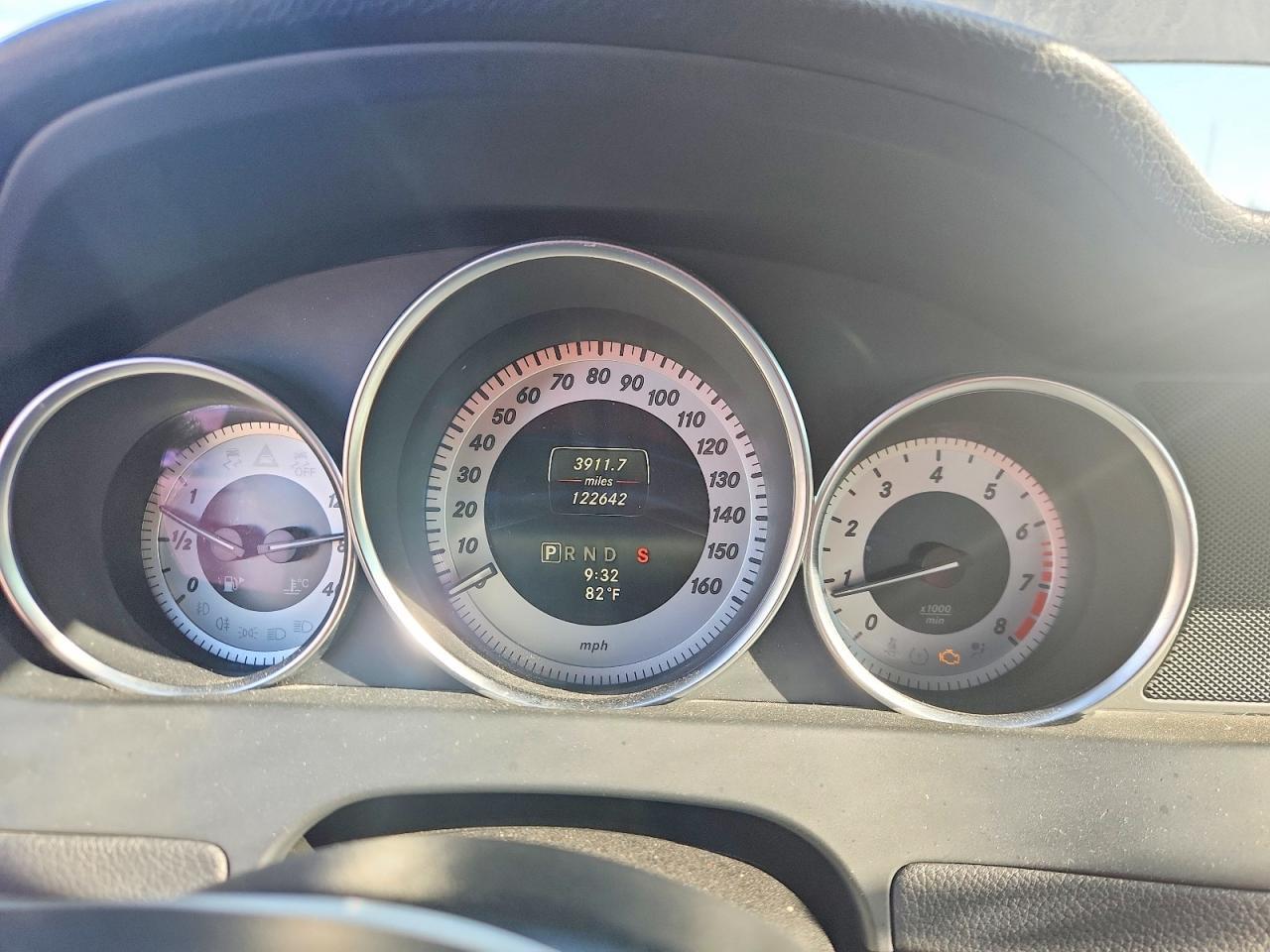 2014 Mercedes-Benz C 250 - zdjęcie 9