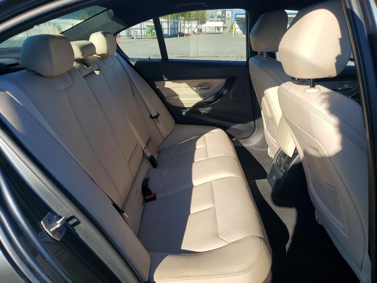 2015 BMW 328 I - zdjęcie 10