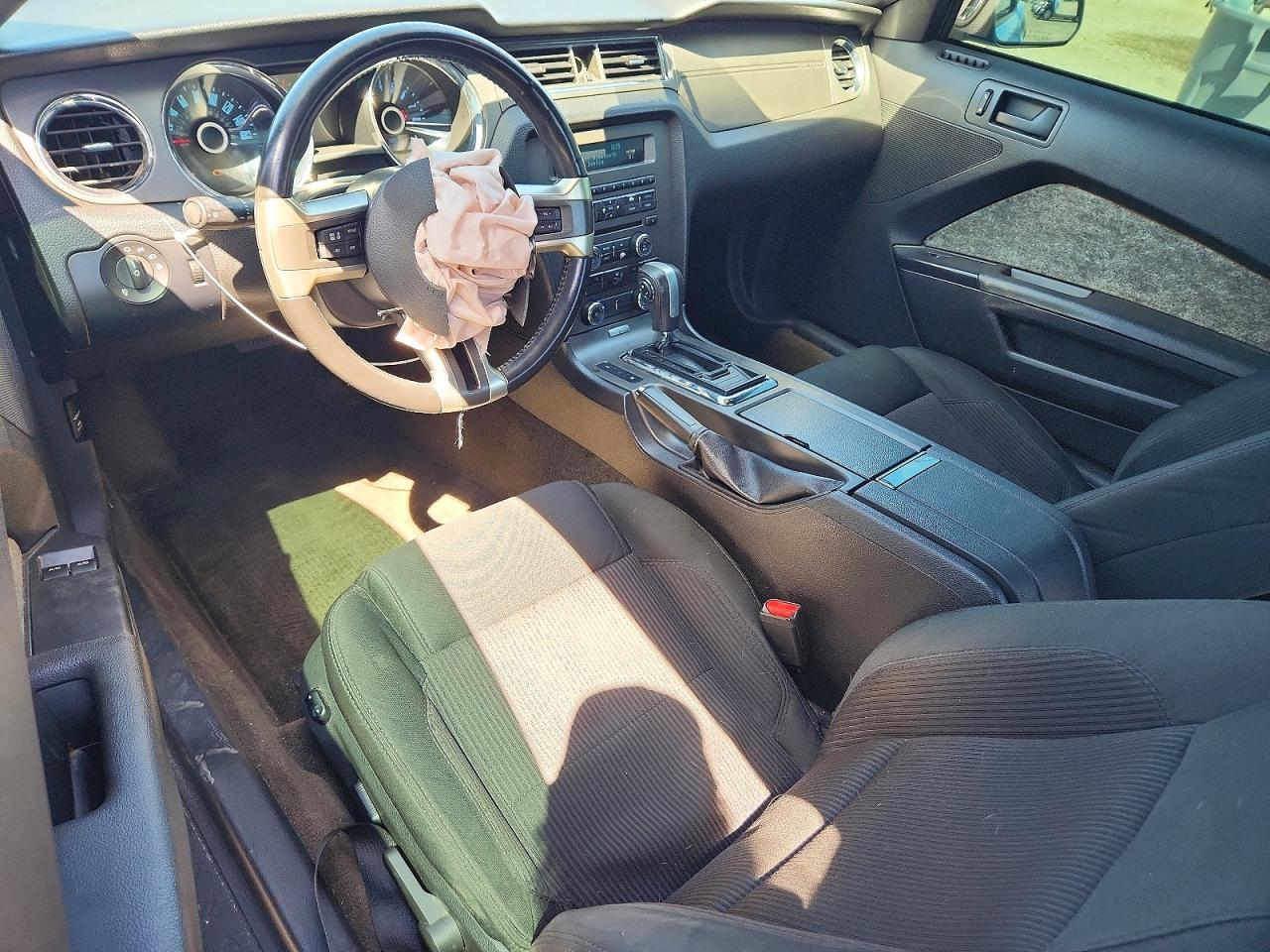 2014 Ford Mustang - zdjęcie 8