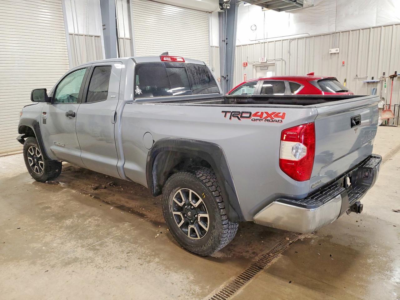 2020 Toyota Tundra Sr5 - zdjęcie 2