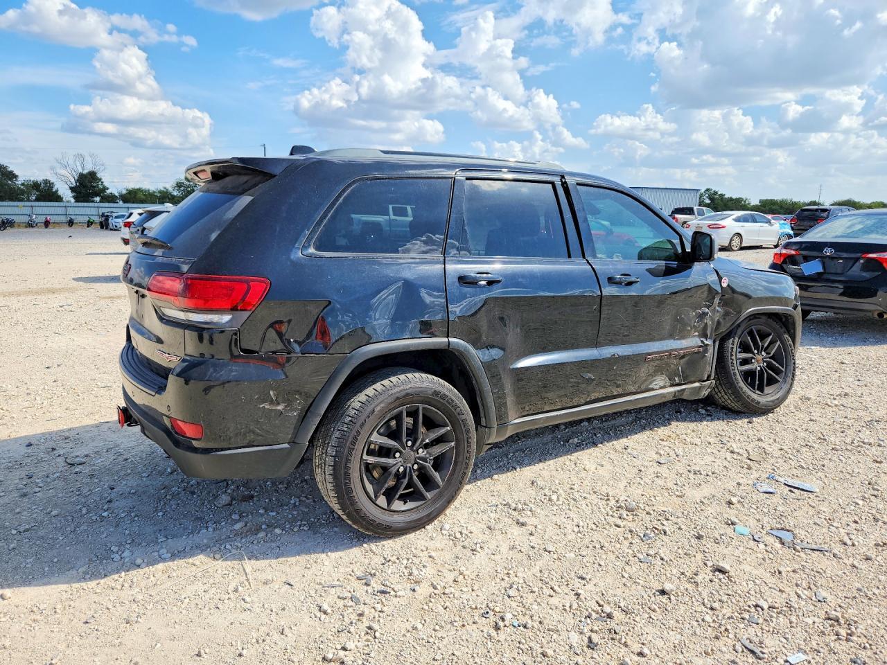 2021 Jeep Grand Cherokee Trailhawk - zdjęcie 3