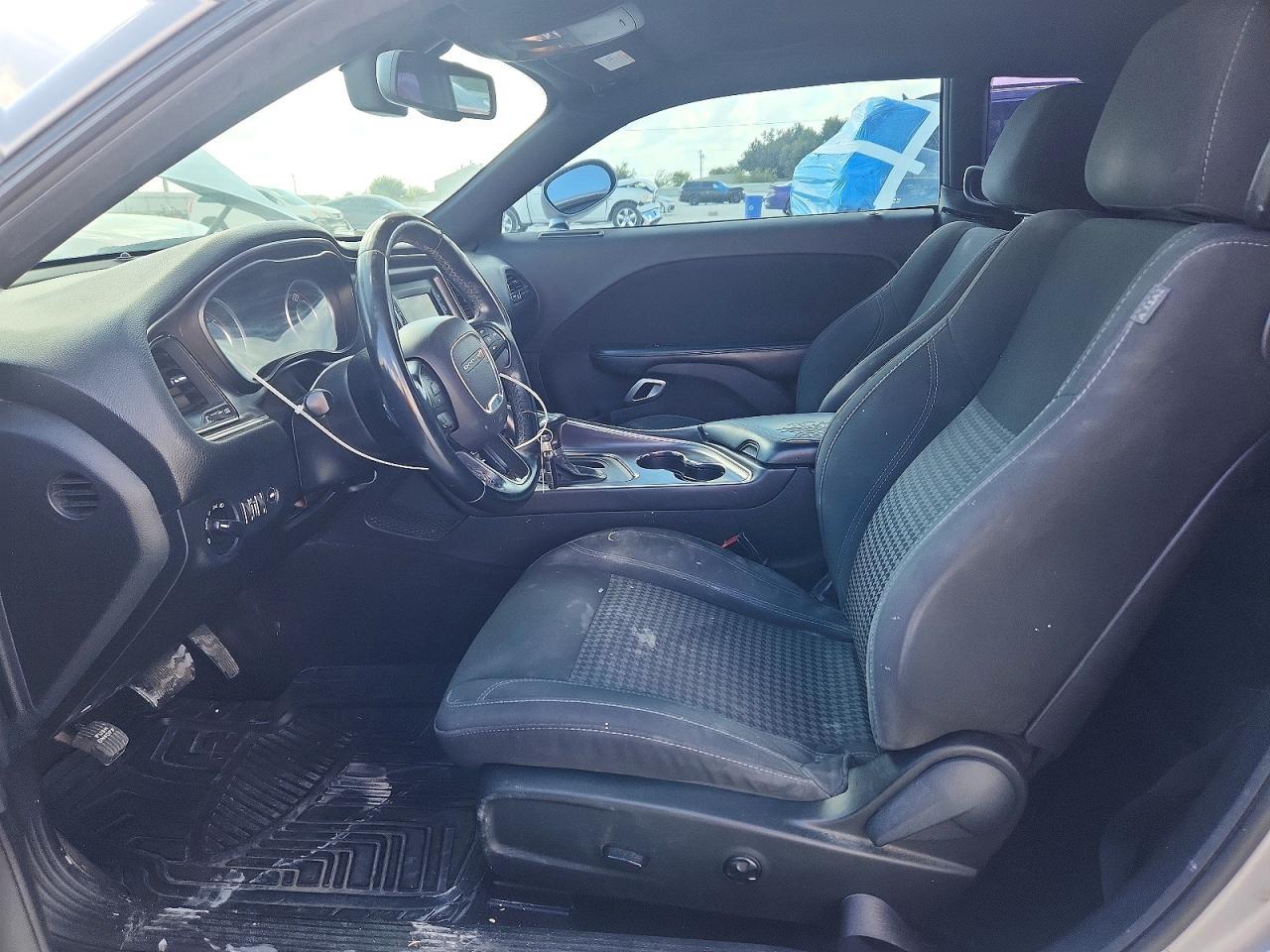 2016 Dodge Challenger Sxt - zdjęcie 7
