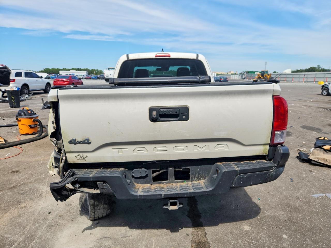 2019 Toyota Tacoma Sr - zdjęcie 6