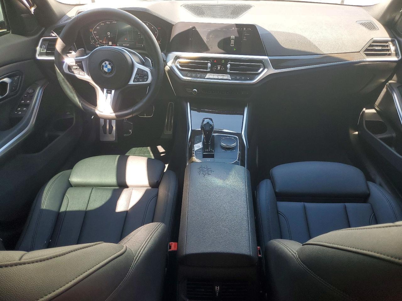 2021 BMW 330I - zdjęcie 8