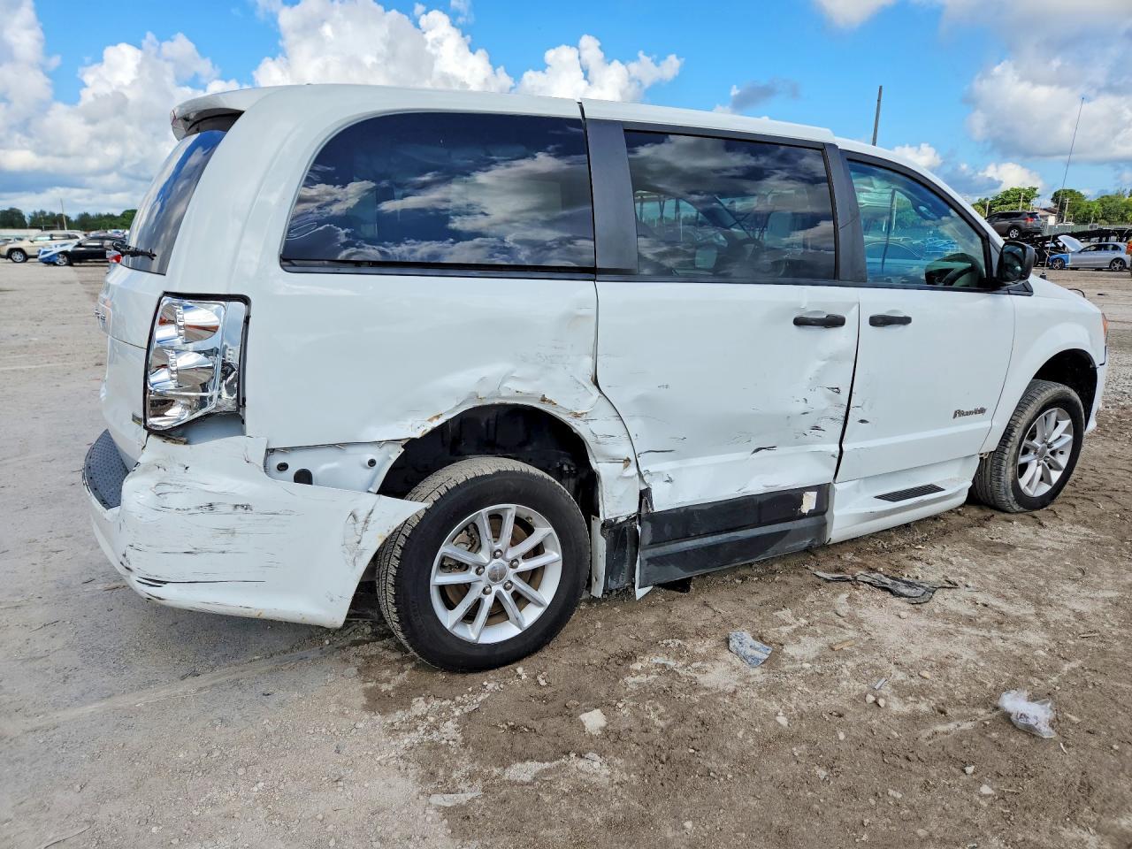 2019 Dodge Grand Caravan Se - zdjęcie 3