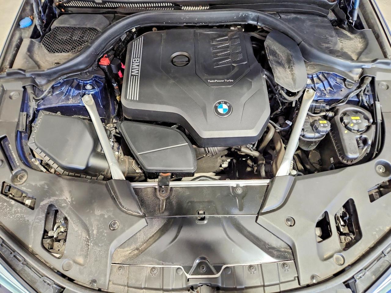 2021 BMW 530 Xi - zdjęcie 11