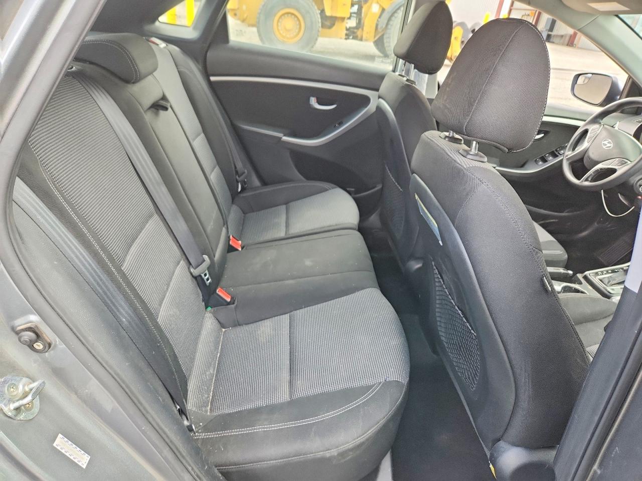 2017 Hyundai Elantra Gt Base - zdjęcie 10