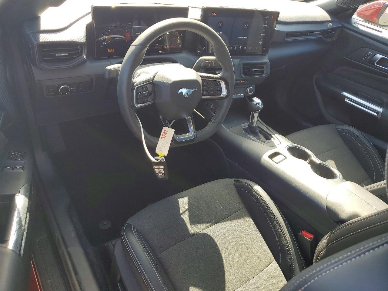 2024 Ford Mustang - zdjęcie 8