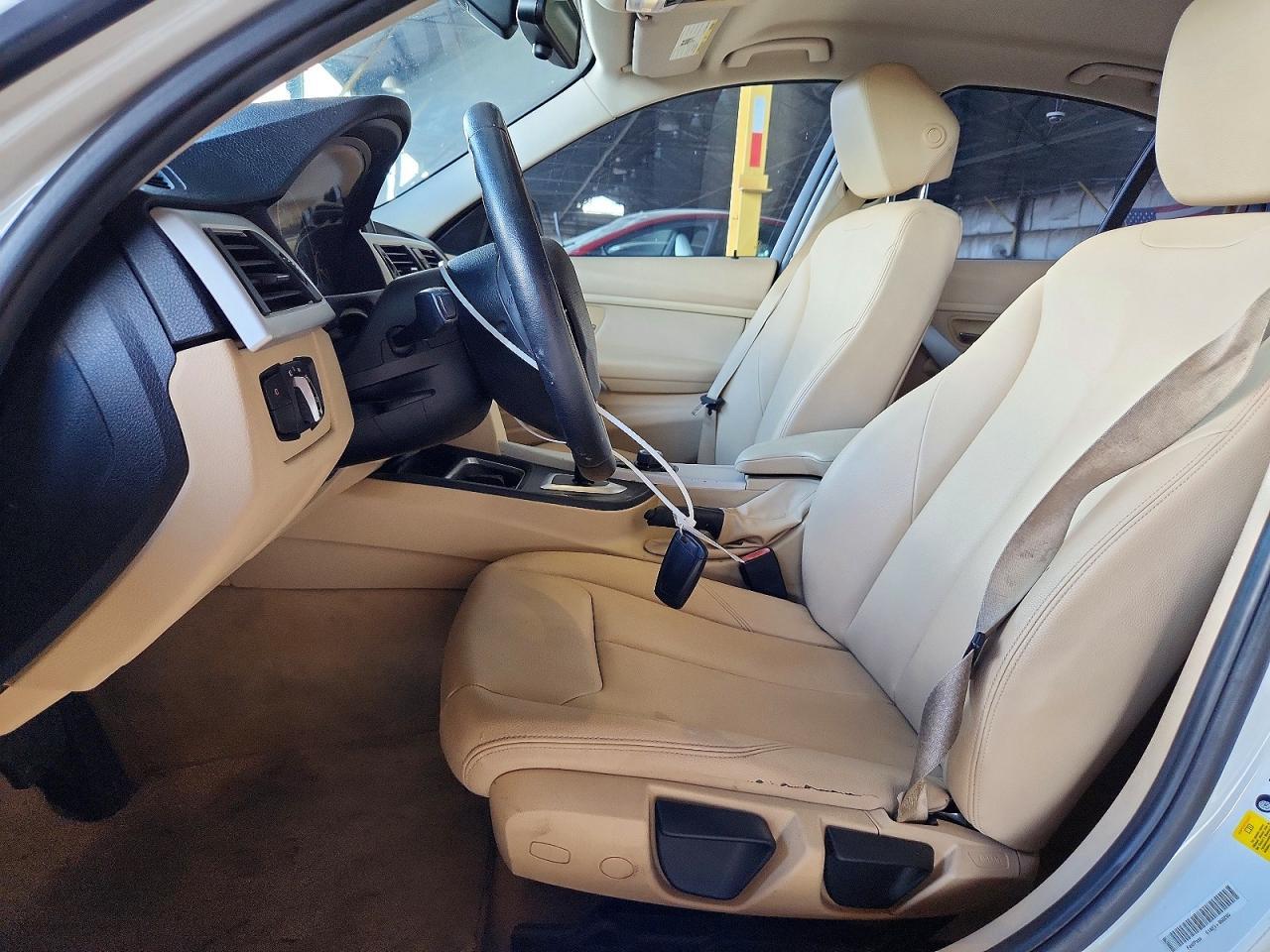 2013 BMW 320 I - zdjęcie 7